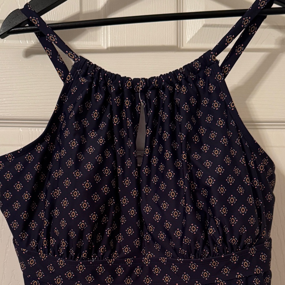 Kona Sol | Women’s Plus Size Navy and Gold Tankini Top Size 3X - Picture 6 of 7